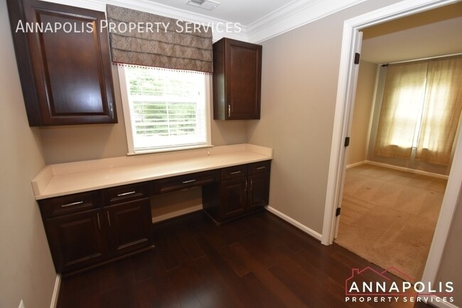 Building Photo - 402 St Martins Choice Ln