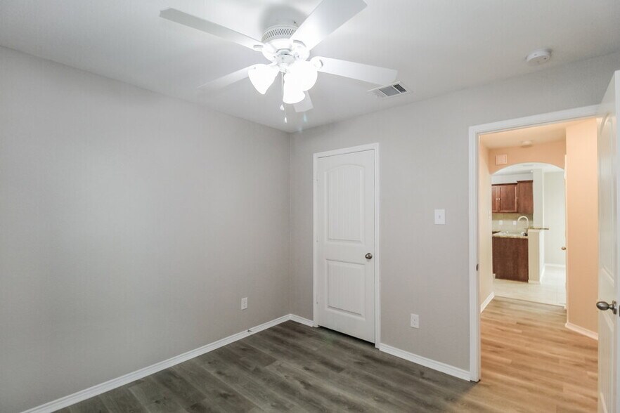 Building Photo - 2484 French St