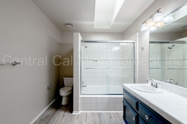 Building Photo - 2 Bedroom/2 Bath Condo with Garage  - $189...