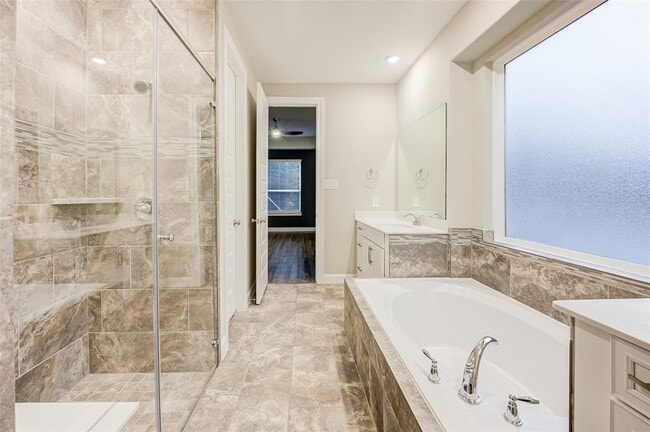 Building Photo - 14017 Northline Lake Dr