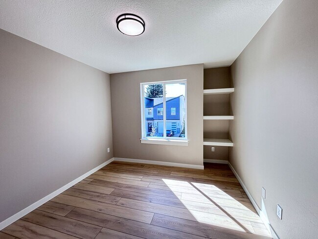 Building Photo - 4846-4848 Elvira Pl. Keizer, OR