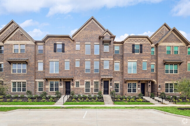 Building Photo - 4213 Shavano Dr