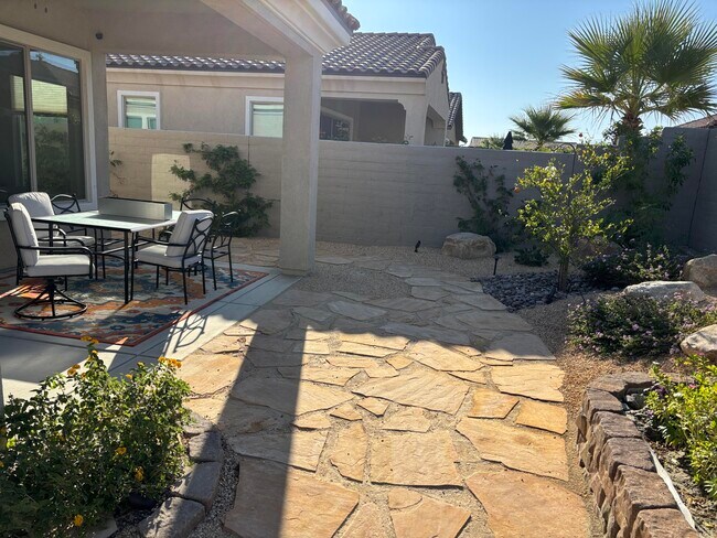 Building Photo - 46 Vintage