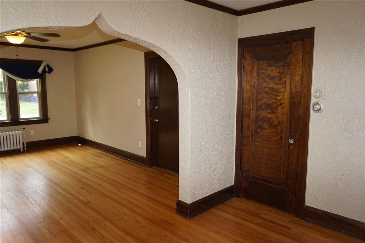 Building Photo - 1913 Douglas St