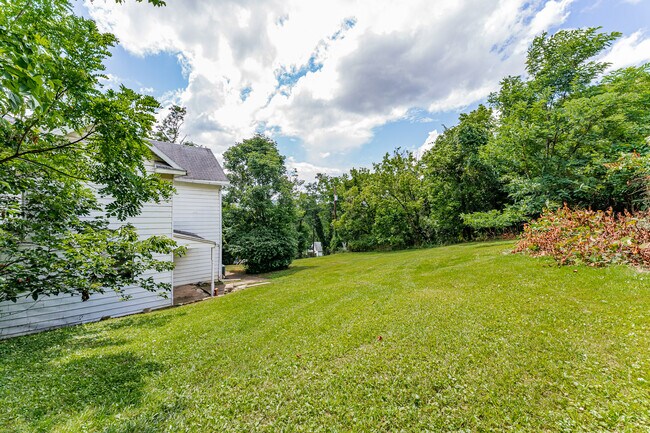 Building Photo - 975 Dorsey Ave