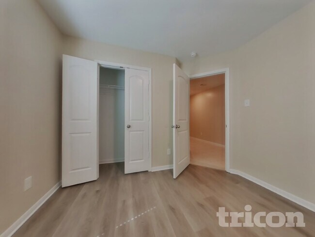 Building Photo - 524 Red Dusk Paint Dr