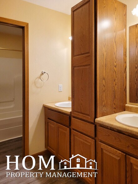 Building Photo - 251 Bunting Ln