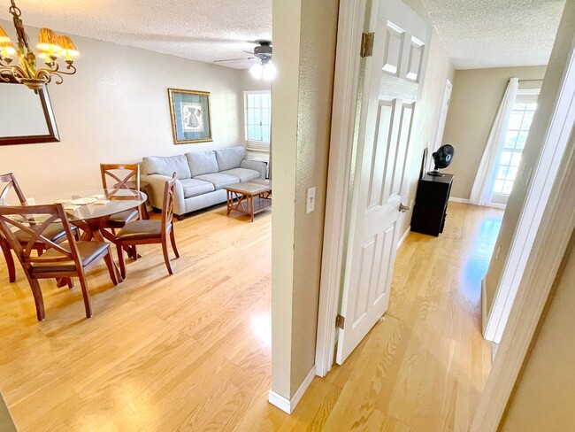 Building Photo - Furnished 2 Bedroom 2 Full Bathroom unit i...