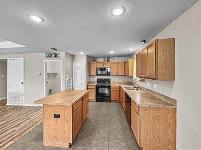 Building Photo - 5841 Mirror Ridge Dr