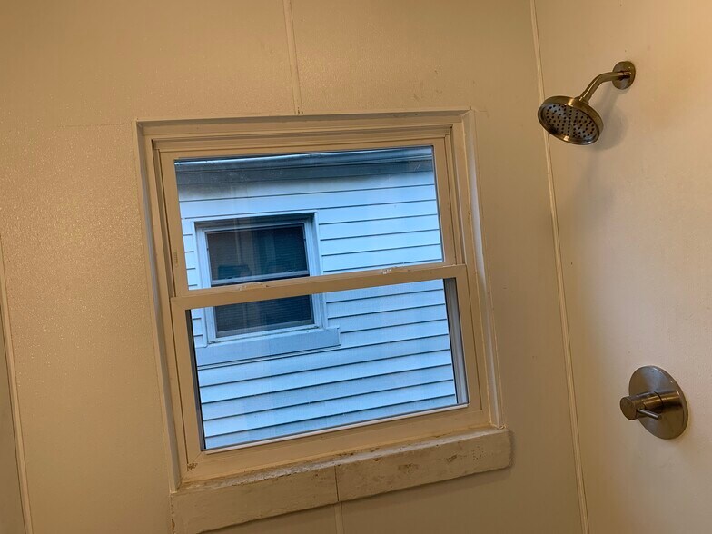 Building Photo - 4815 Ohio St