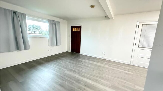 Building Photo - 6310 Lake Underhill Rd