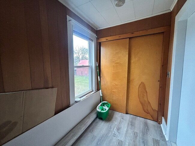 Building Photo - 17 Lincoln St