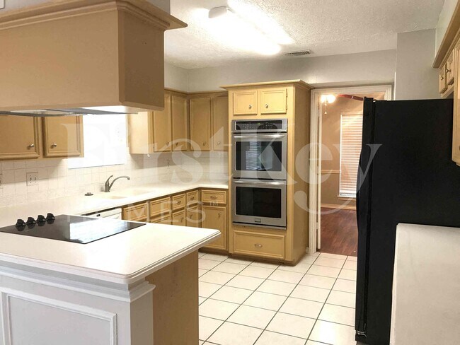 Building Photo - 12906 Elmington Ct