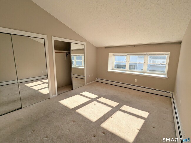 Building Photo - 50 E Hill Rd