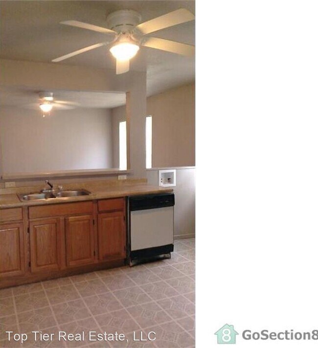 Building Photo - 2 br, 1 bath House - 22 SW 24th St #4