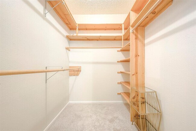 Building Photo - 2125 Augusta Dr