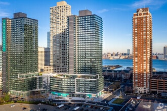 Building Photo - VYV