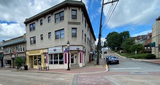 Primary Photo - 2905 Glenmore Ave