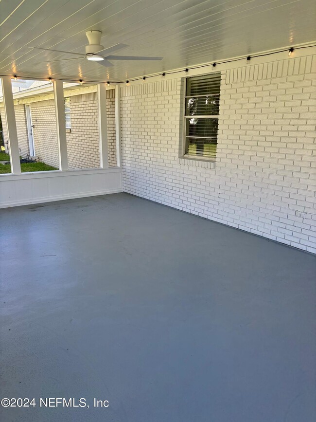 Building Photo - 509 Sunset Dr
