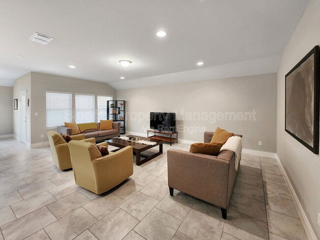 Building Photo - 1903 Argos Star