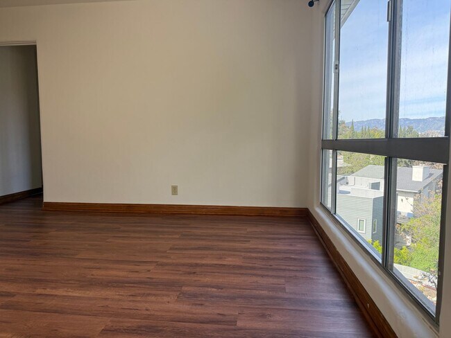 Building Photo - 2564 Corralitas Dr