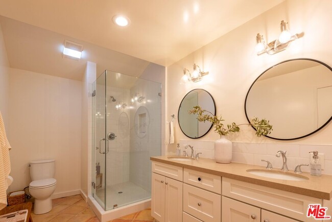 Building Photo - 17098 Palisades Cir