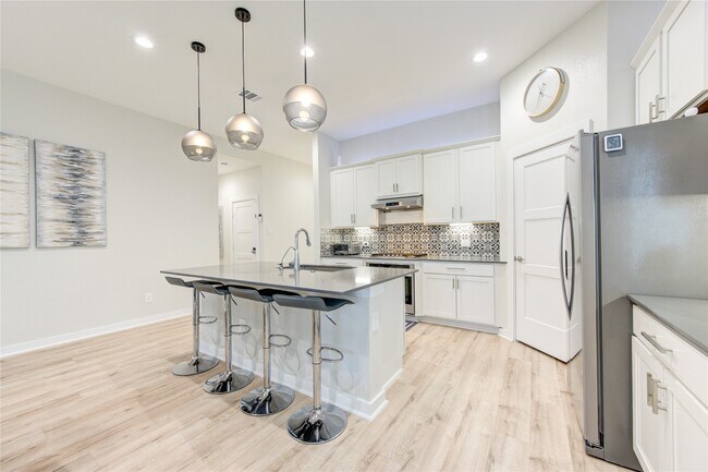 Building Photo - 22534 Petrizzi Ln