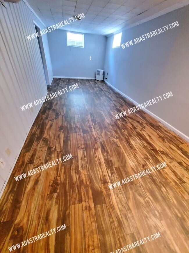 Building Photo - 4 Bedroom 2 Bath Ranch in Prairie Village-Coming SOON!!