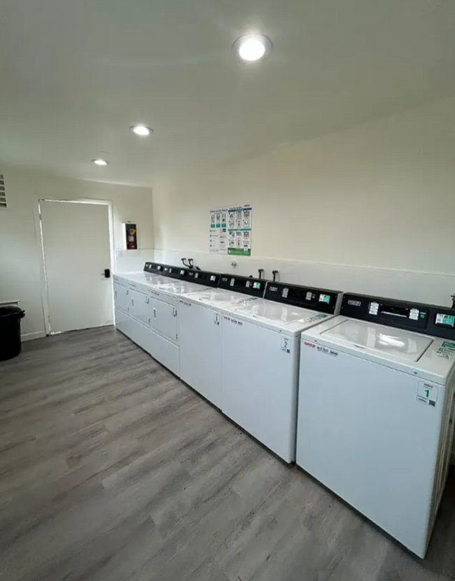 Building Photo - Newly Constructed 2 Bedroom / 2 Bath - Clo...