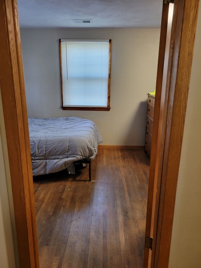 Building Photo - Single Family Home