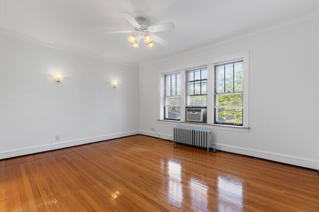 Building Photo - 816 Mulford St