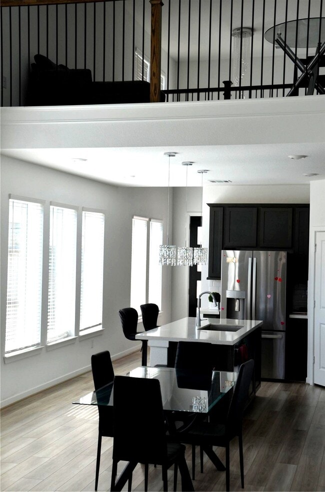 Building Photo - 9639 Lily Vis Ln