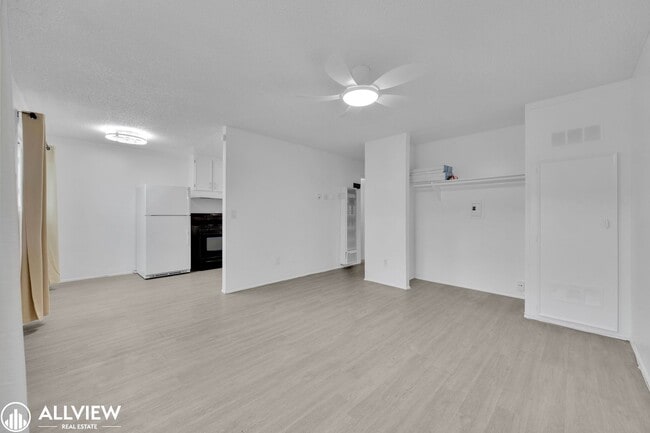 Building Photo - 9200 Harness St