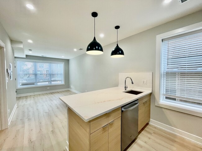 Building Photo - 2238 W 24th St