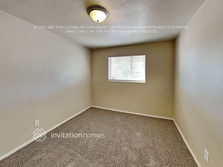 Building Photo - 2944 W Solano Dr N