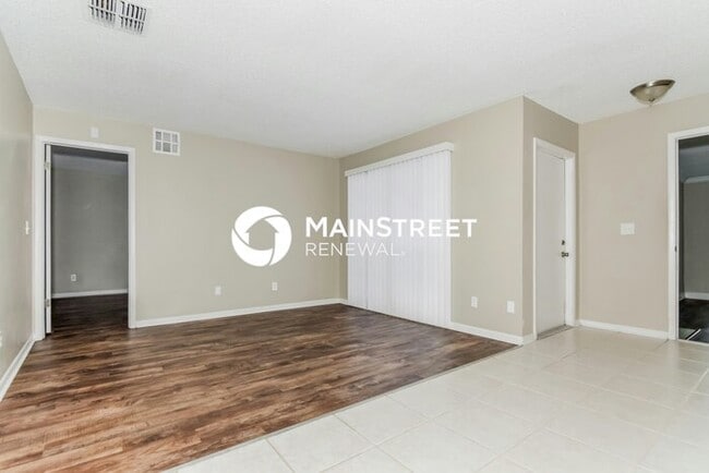 Building Photo - 3 Bedroom Pet-Friendly Home in Tarpon Spri...
