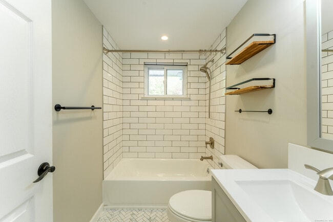 Building Photo - 1538 CT-12