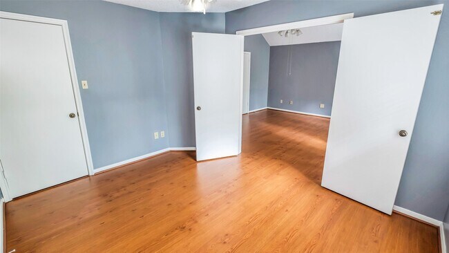 Building Photo - 171 E Pathfinders Cir