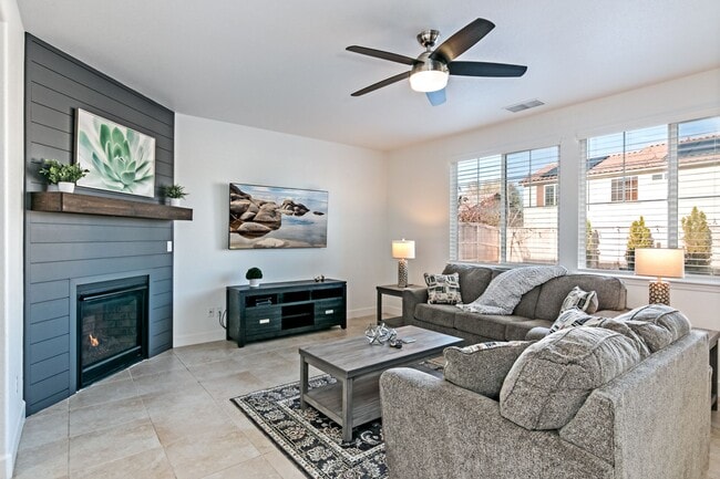 Building Photo - 10615 Brittany Park Dr