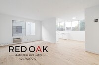 Building Photo - 1403 Tamarind Ave