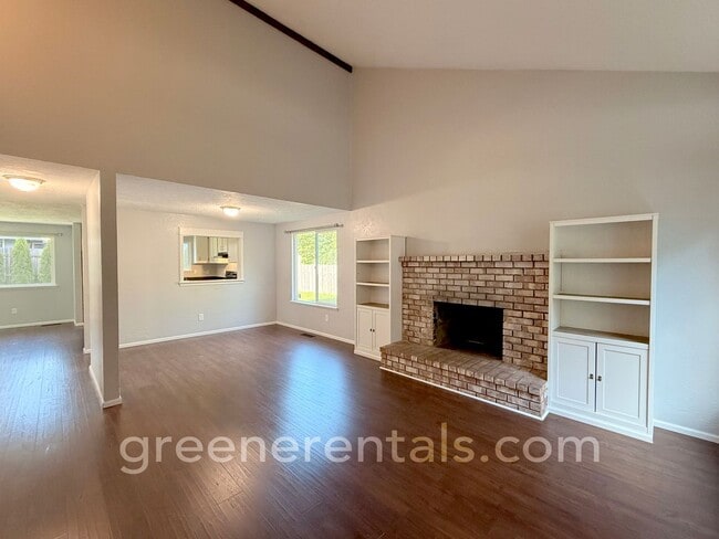 Building Photo - 3BD/1.5BA in Desired West Olympia Location