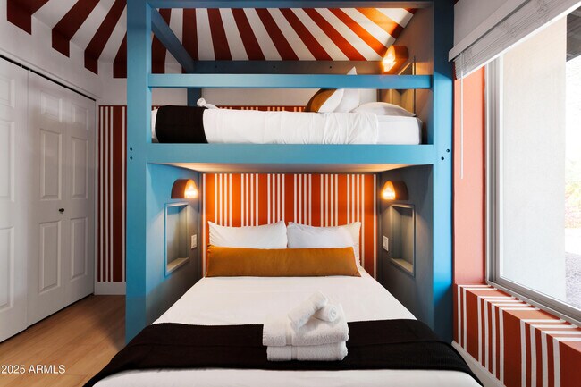 Building Photo - 12271 N 74th St