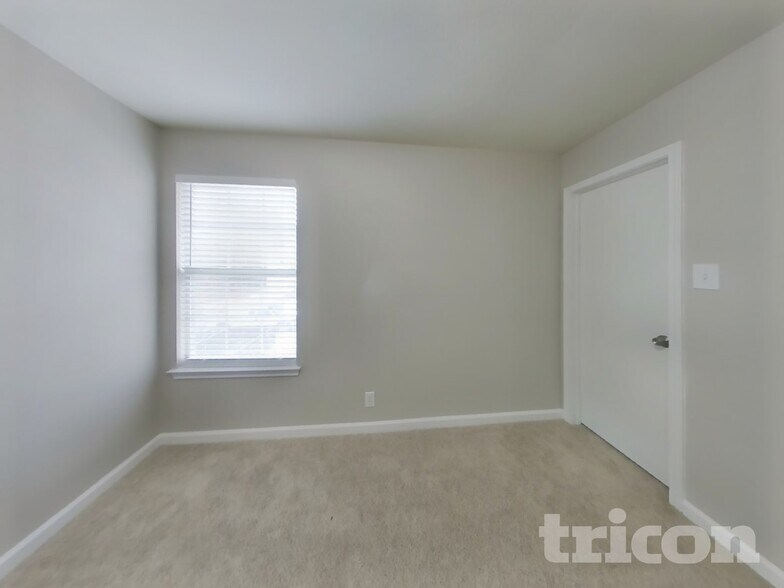 Building Photo - 10734 Tiger Grove
