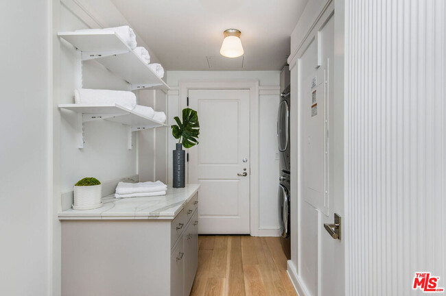 Building Photo - 15225 Palisades Village Ln