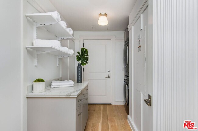 Building Photo - 15225 Palisades Village Ln