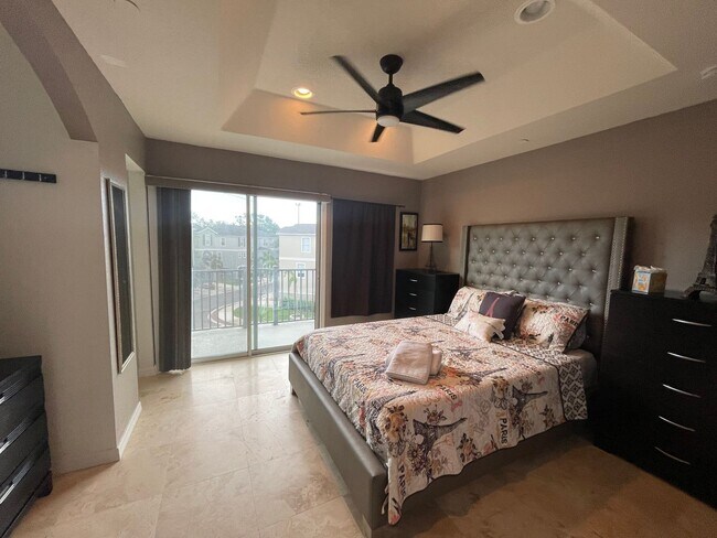 Building Photo - Turnkey Furnished Townhome