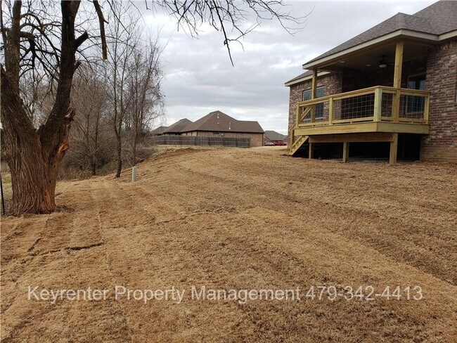 Building Photo - Spacious 4-Bedroom Home with Modern Upgrades & Fenced Yard