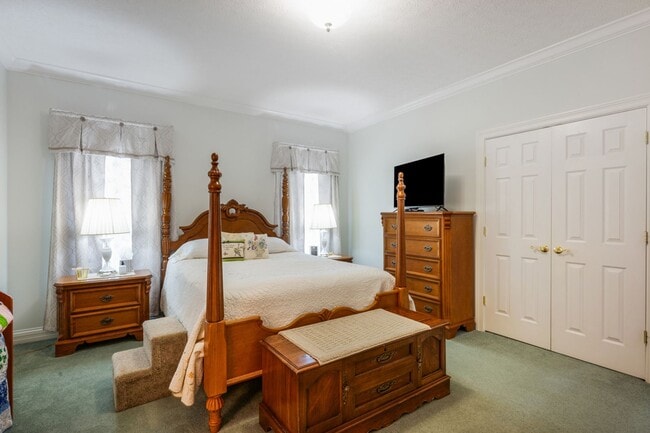 Building Photo - Executive Rental