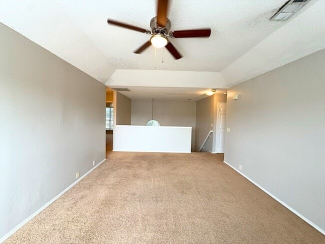 Building Photo - 2805 Crater Lake Ln