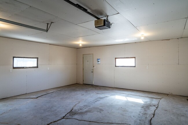 Building Photo - One Bedroom, One Bathroom Single Family Home